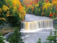 /album/photogallery/tahquamenon-falls-upper-falls-upper-peninsula-michigan-jpg/
